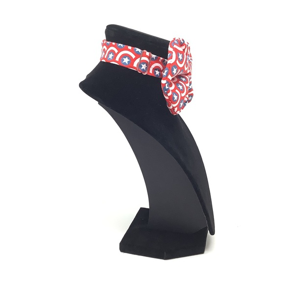 Captain America Shield Handcrafted Bow Tie - Comic Book Collection - Picture 8 of 9